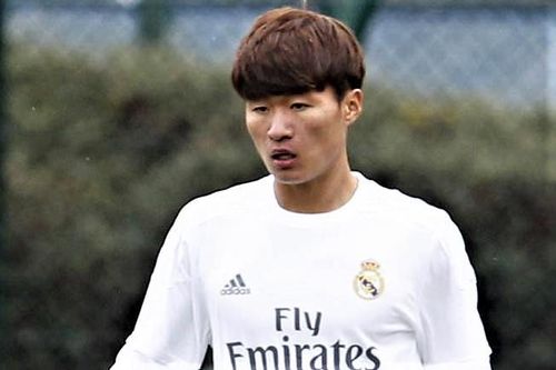 Guus Hiddink dùng cầu thủ của Real Madrid đấu HLV Park Hang-seo
