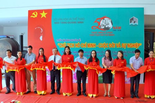 Quảng Ninh: Triển lãm ảnh 'Chủ tịch Hồ Chí Minh - Cuộc đời và sự nghiệp'