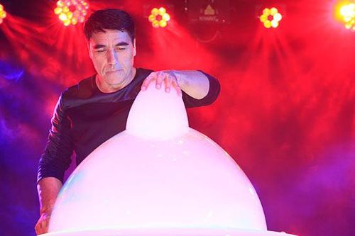 'Phù thủy bong bóng' Fan Yang: 'Sâu thẳm trái tim tôi luôn hướng về Việt Nam'