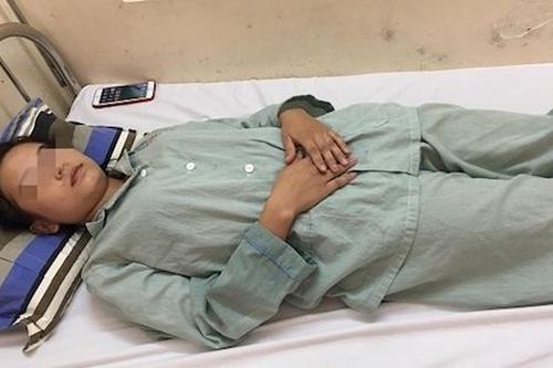 Hít bóng cười mỗi ngày, cô gái 18 tuổi phải nhập viện cấp cứu