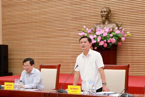 Chủ tịch UBND tỉnh yêu cầu kịp thời tháo gỡ khó khăn, cải thiện chỉ số sản xuất công nghiệp