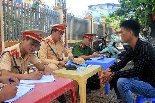 Nhiều khó khăn trong xử lý tài xế sử dụng chất ma túy