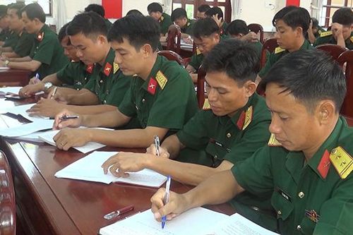 Hơn 340 sĩ quan nghiên cứu chuyên đề học tập, làm theo Bác