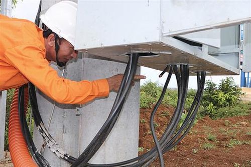 Triển khai nhiều giải pháp để hạn chế tình trạng trộm cắp điện