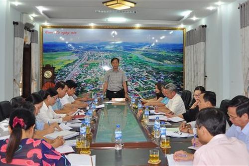 Phó Bí thư Thường trực Tỉnh ủy Nguyễn Đăng Quang làm việc với Ban Thường vụ Huyện ủy Cam Lộ