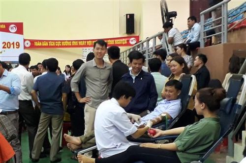 Hướng Hóa: Hơn 700 cán bộ và nhân dân tự nguyện hiến máu nhân đạo năm 2019