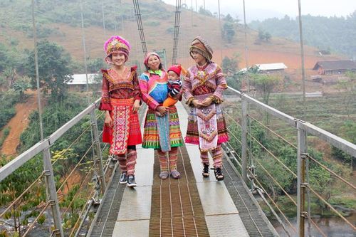 Chăm lo đời sống đồng bào dân tộc Mông