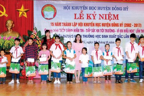 Thắp sáng ước mơ đến trường