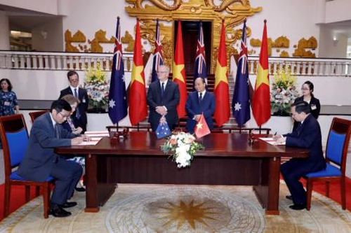 Ký Bản ghi nhớ về Phát triển khu vực tài chính và Tài chính toàn diện giữa NHNN với Chính phủ Úc và ADB