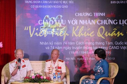 Giao lưu nhân chứng lịch sử 'Viết tiếp khúc quân hành'