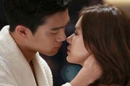 Tổ chức sinh nhật hoành tráng cho nhân tình, đến màn cắt bánh gã chồng phản bội mới được phen hồn bay phách lạc