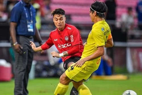 Văn Lâm cùng Muangthong thắng tưng bừng trước ngày tuyển Việt Nam hội quân