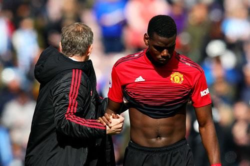 Thực hư chuyện Pogba bị cấm đá penalty ở M.U