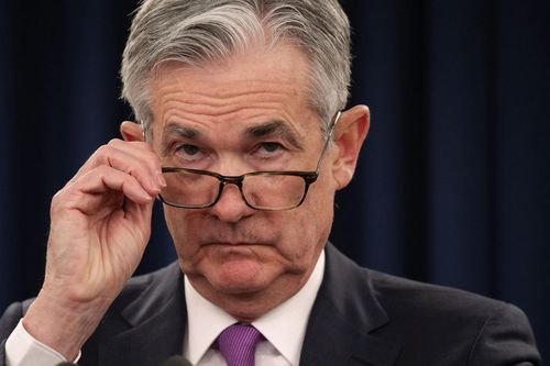 Chủ tịch FED ngầm chỉ trích ông Trump, không cam kết hạ mạnh lãi suất