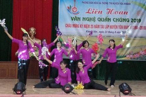 Liên hoan văn nghệ quần chúng cụm 6 xã của huyện Yên Khánh