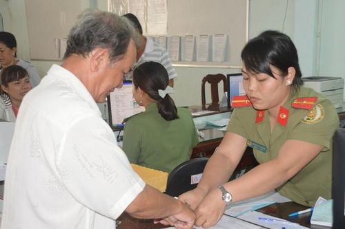 Đi đầu cải cách hành chính để phục vụ nhân dân tốt hơn