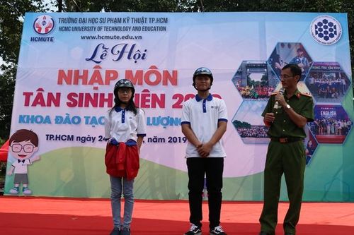 Nâng cao văn hóa giao thông cho hơn 3500 tân sinh viên và người dân