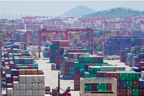 Trump 'nổi xung', tăng thêm 5% thuế lên hàng hóa Trung Quốc