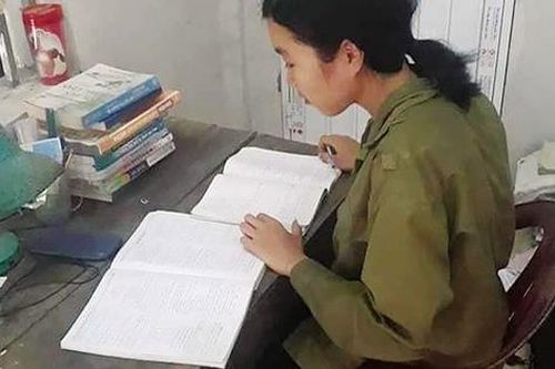 Bố mất, mẹ ung thư giai đoạn cuối, nữ sinh có nguy cơ gác ước mơ đại học