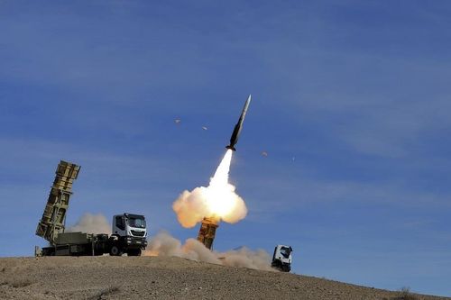 Iran liên tục phô diễn khí tài, bắn thử tên lửa mới đối phó Mỹ