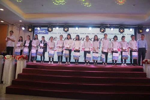 Formosa Hà Tĩnh trao gần 400 suất học bổng đầu năm học