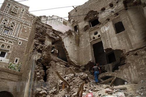 Yemen: Liên quân Arab tăng cường oanh kích các mục tiêu của Houthi