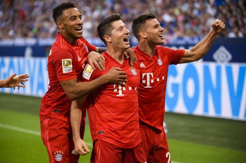 Lewandowski lập hat-trick, Bayern Munich thắng vùi dập Schalke 04