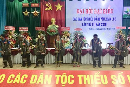 Phấn đấu kéo giảm hộ nghèo xuống còn 0%