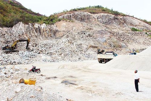 Mỏ đá của Công ty Trách nhiệm hữu hạn Mạnh Cường: Nằm trong vùng không được phép khai thác