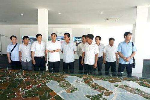 Đoàn công tác Ninh Bình thăm quan, học tập kinh nghiệm phát triển kinh tế-xã hội, xây dựng chính quyền điện tử, thu hút đầu tư, phát triển du lịch và điện mặt trời tại một số tỉnh miền Trung