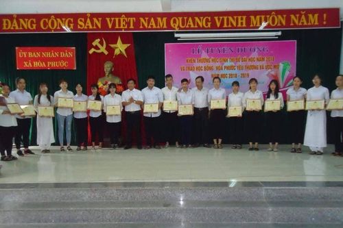 Đà Nẵng: Học bổng 'Hòa Phước yêu thương và ước mơ'