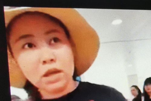 Chạy Facebook 'bóc phốt' người khác có thể bị ngồi tù