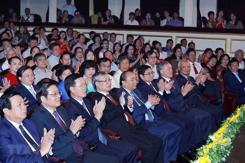 'Lời Bác dặn trước lúc đi xa'