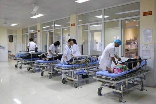 Hai anh em tử vong nghi ngộ độc cấp tính sau ăn trưa