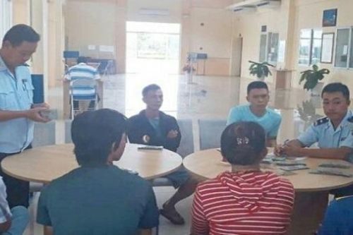 Bắt nhóm người định mang gần 500 triệu đồng sang Campuchia để đánh bạc