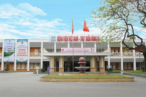 Hai anh em thợ mộc dỡ xong nhà gỗ, tử vong vì ngộ độc