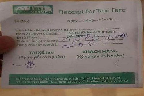 Tài xế bị tố 'chặt chém' mang 1,2 triệu trả lại cho khách Ấn Độ
