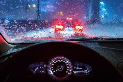 Những thói quen khi lái xe mùa mưa có thể phá hoại ô tô tiền tỷ
