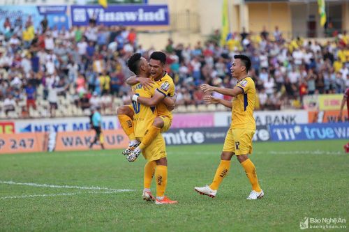 SLNA thua nhưng vẫn đáng khen