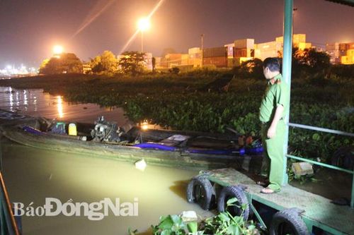 Phát hiện, thu giữ nhiều ghe có gắn phương tiện hút cát