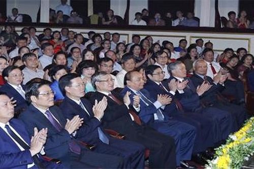 Xúc động chương trình nghệ thuật 'Lời Bác dặn trước lúc đi xa'