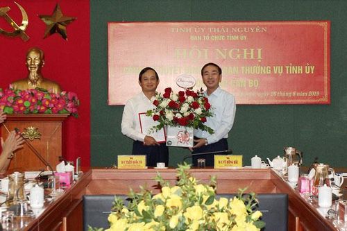 Công bố Quyết định của Ban Thường vụ Tỉnh ủy về công tác cán bộ