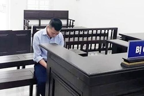 Giữ khách thuê phòng trái luật, chủ nhà nghỉ lĩnh án