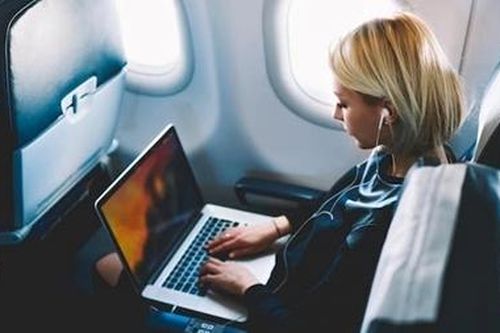 MacBook Pro 15 inch tiếp tục bị 'cấm bay' ở Singapore
