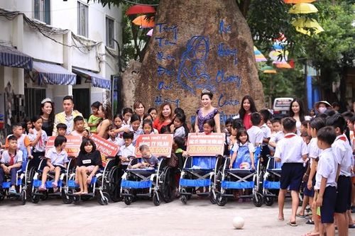 Ấm áp 'Trái tim của mẹ' cho gần 350 trẻ mồ côi, khuyết tật