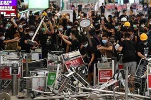 Hong Kong chịu hệ lụy từ các cuộc biểu tình