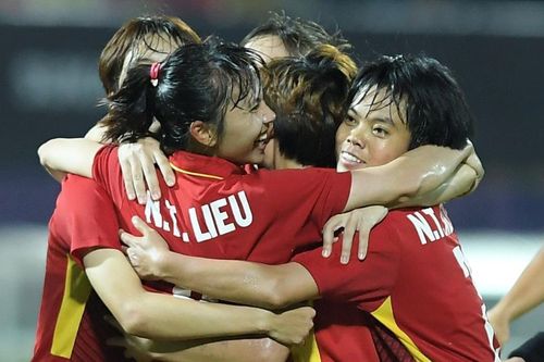 Hạ chủ nhà Thái Lan, tuyển nữ Việt Nam vô địch AFF Cup