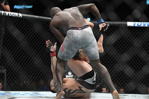 Võ sĩ UFC đấm như búa bổ, hạ gục đối thủ sau 9 giây
