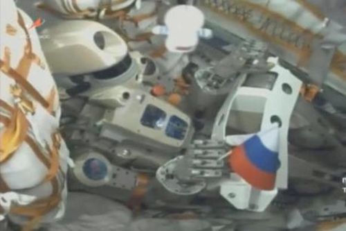 Robot đầu tiên trên không gian của Nga 'đặt chân' lên ISS