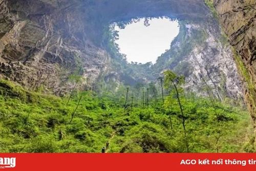 Thám hiểm hang Sơn Đoòng đứng top 5 tour du lịch mạo hiểm nhất thế giới